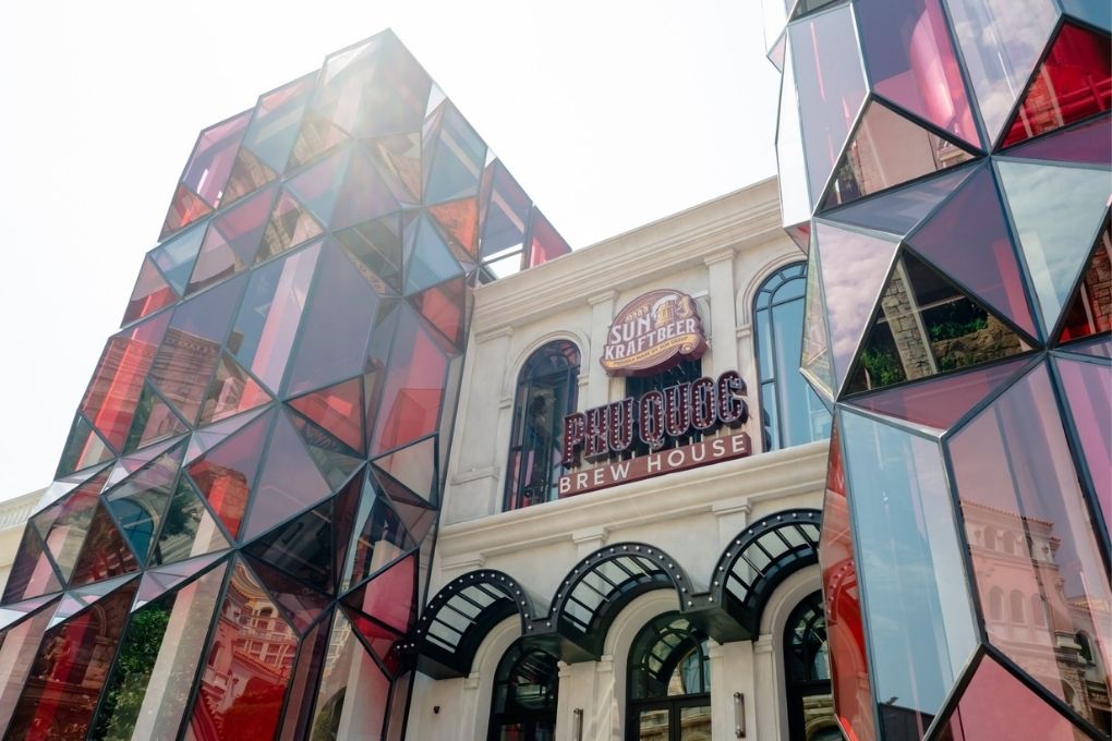 mặt dựng kính Phú Quốc Brew House