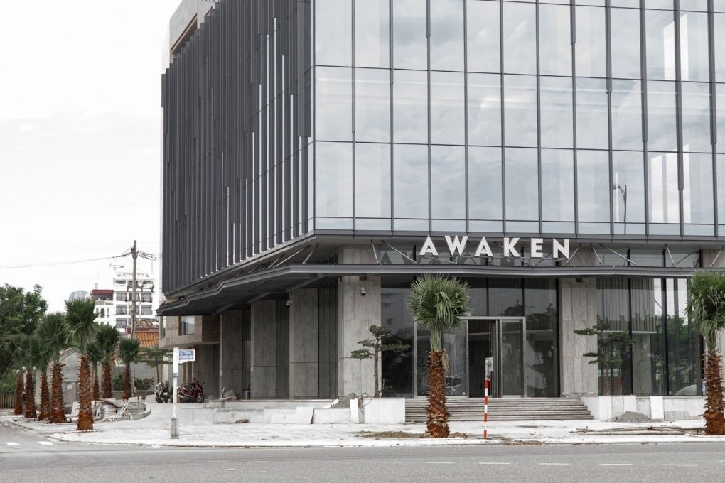 thi công mái canopy khách sạn