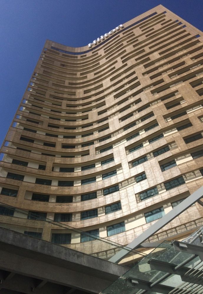 mặt dựng khách sạn hilton