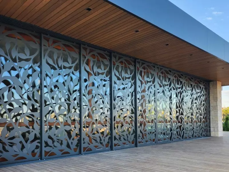 vách nhôm cắt cnc