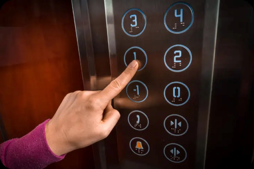 bảng điều khiển thang máy ốp inox 