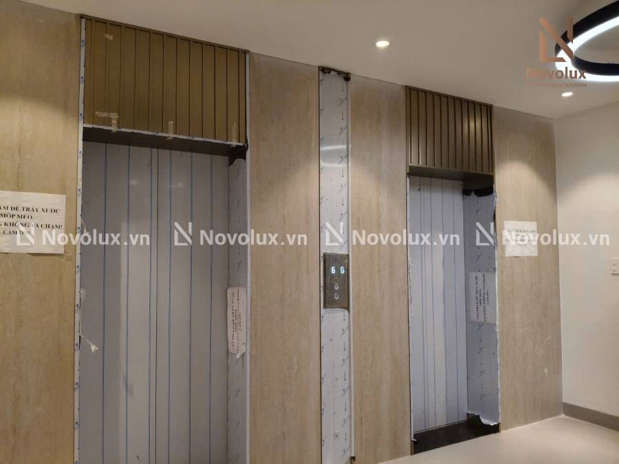 ốp inox cửa thang máy