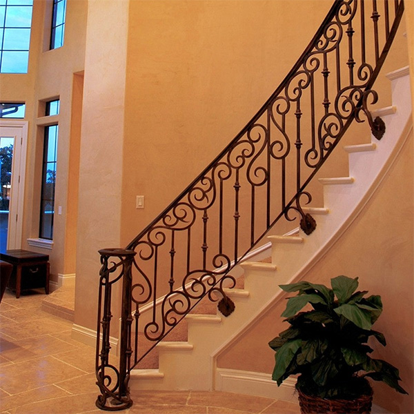 cầu thang ngoài trời bằng kim loại tùy chỉnh 1