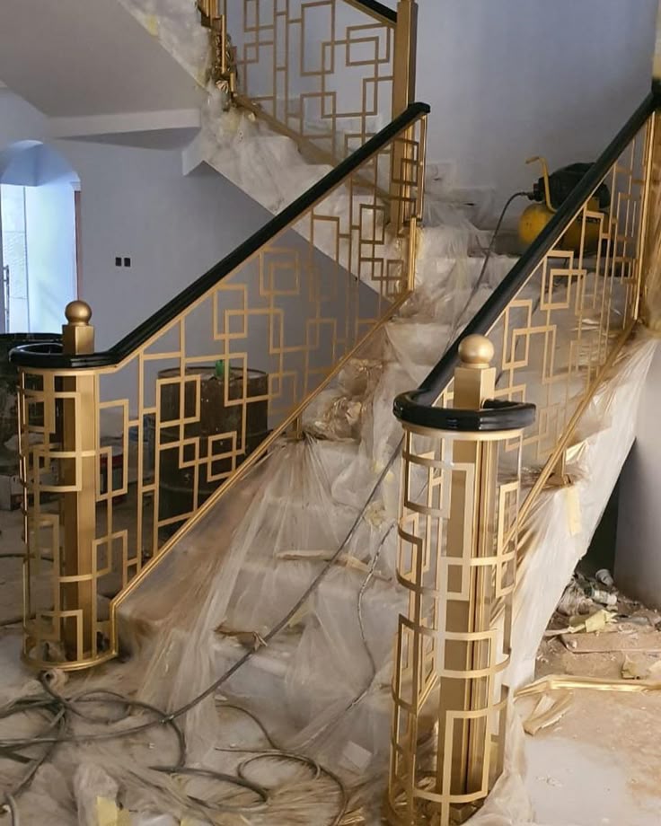 Lan Can Kim Loại Sang Trọng Hiện Đại