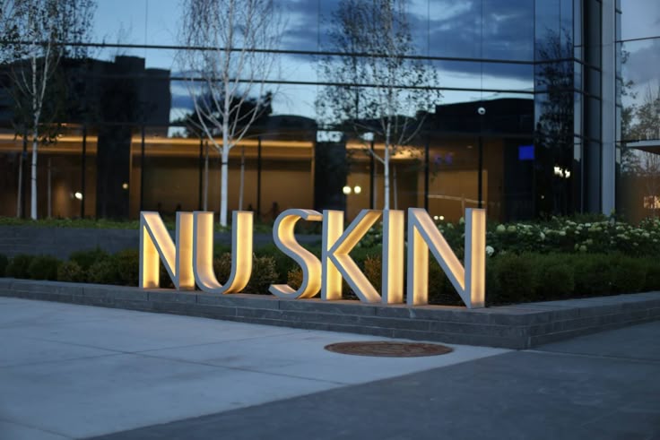 Thiết Kế Chữ LOGO Tùy Chỉnh Bằng Thép Không Gỉ