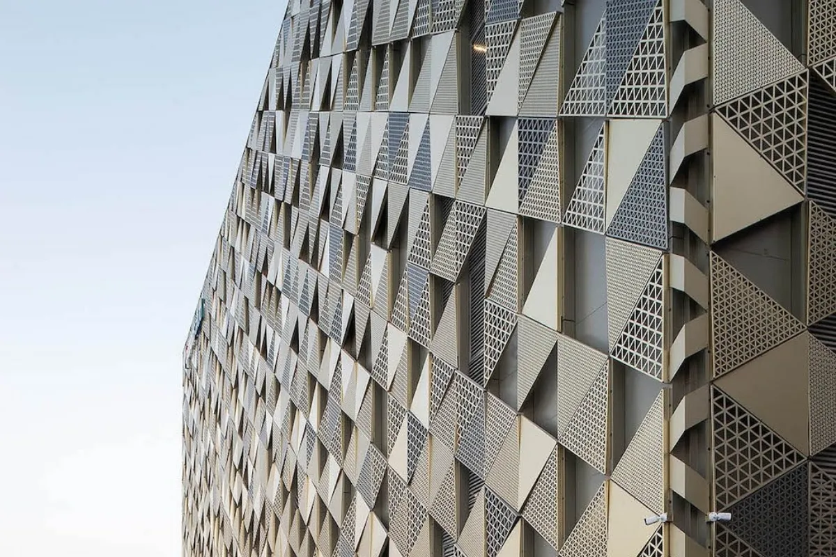 thi công mặt dựng nhôm solic toà nhà