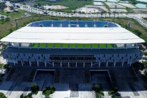 vách nhôm đục lỗ trang trí mặt dựng sân vận động