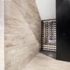 vách tường ốp đá mềm vân travertine