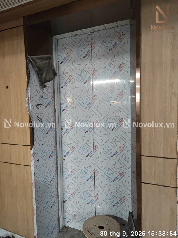 ốp inox cửa thang máy
